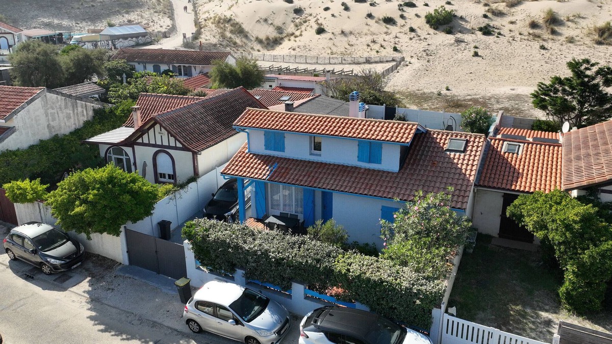Lacanau-Ocean House | Holiday Home 'Beach Villa 14 Personnes' with Private Terrace, Wi-Fi and Air Conditioning