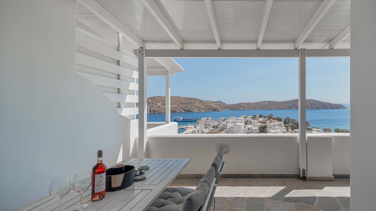 Livadi House | Holiday Home 'Bella Vista' with Sea View, Wi-Fi and Air Conditioning