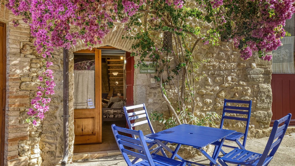 Orriols House | Holiday Home "Blava" with Wi-Fi