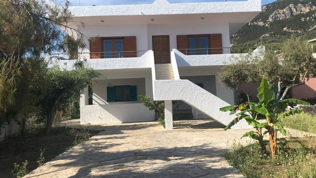Troizinia Villa | Holiday home by the sea with a large garden, Peloponnese near Epidaurus, Methana