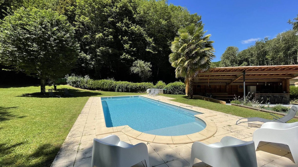 Vitrac House | Holiday Home 'Calama Selva Vitrac' with Private Pool, Private Terrace and Wi-Fi
