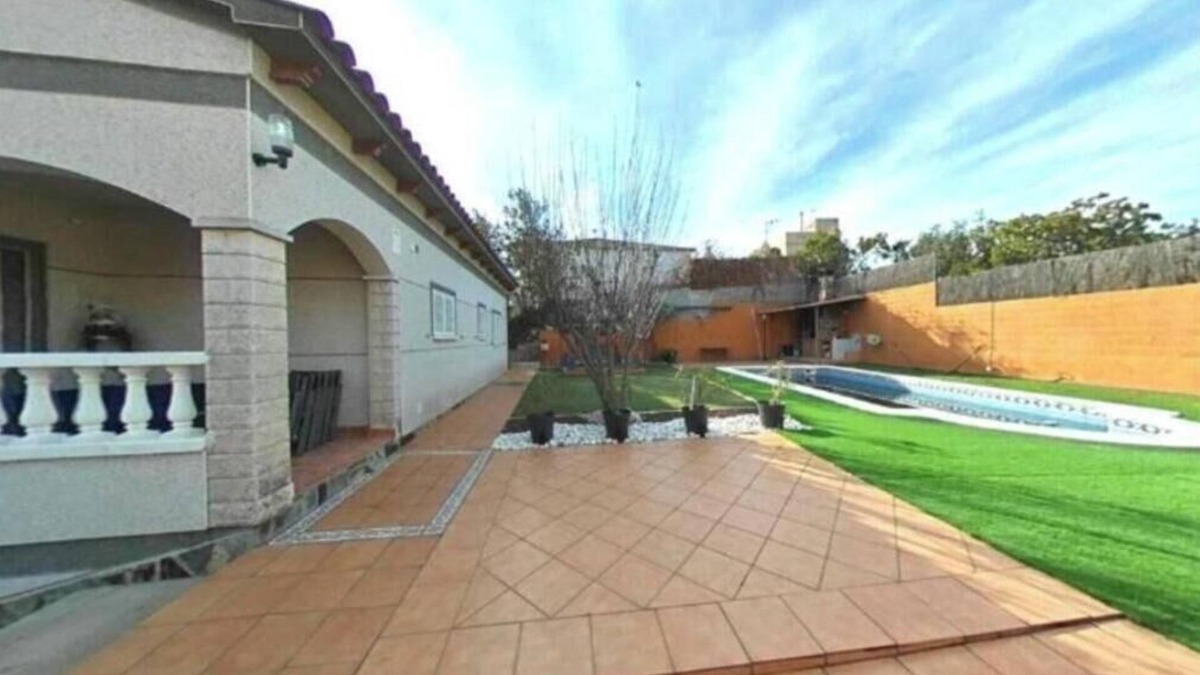 Calafell House | Holiday Home 'Casa Con Piscina De 8-14 Personas' with Private Pool, Private Terrace and Wi-Fi