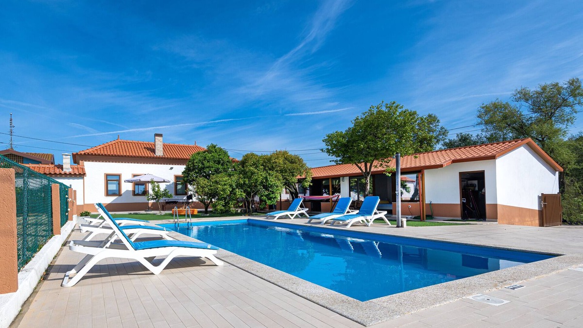 Murtosa House | Holiday Home 'Casa Das Laranjas' with Private Pool and Private Terrace