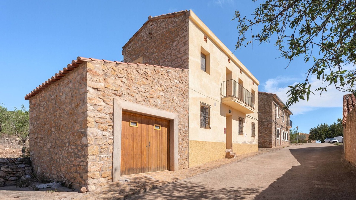 Culla House | Holiday Home 'Casa Del Practicant' with Mountain Views, Private Terrace and Private Garden