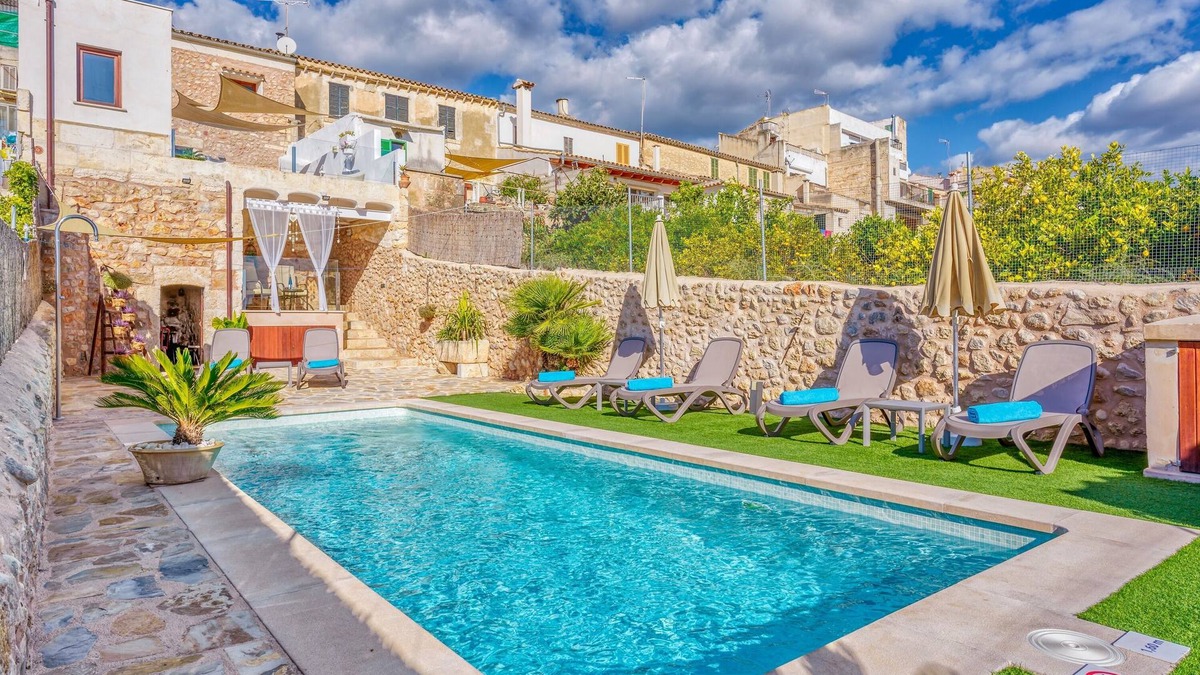 Buger House | Holiday Home Casa del Sol with Sea View, Wi-Fi, Pool, Balcony & Terrace; Street Parking Available