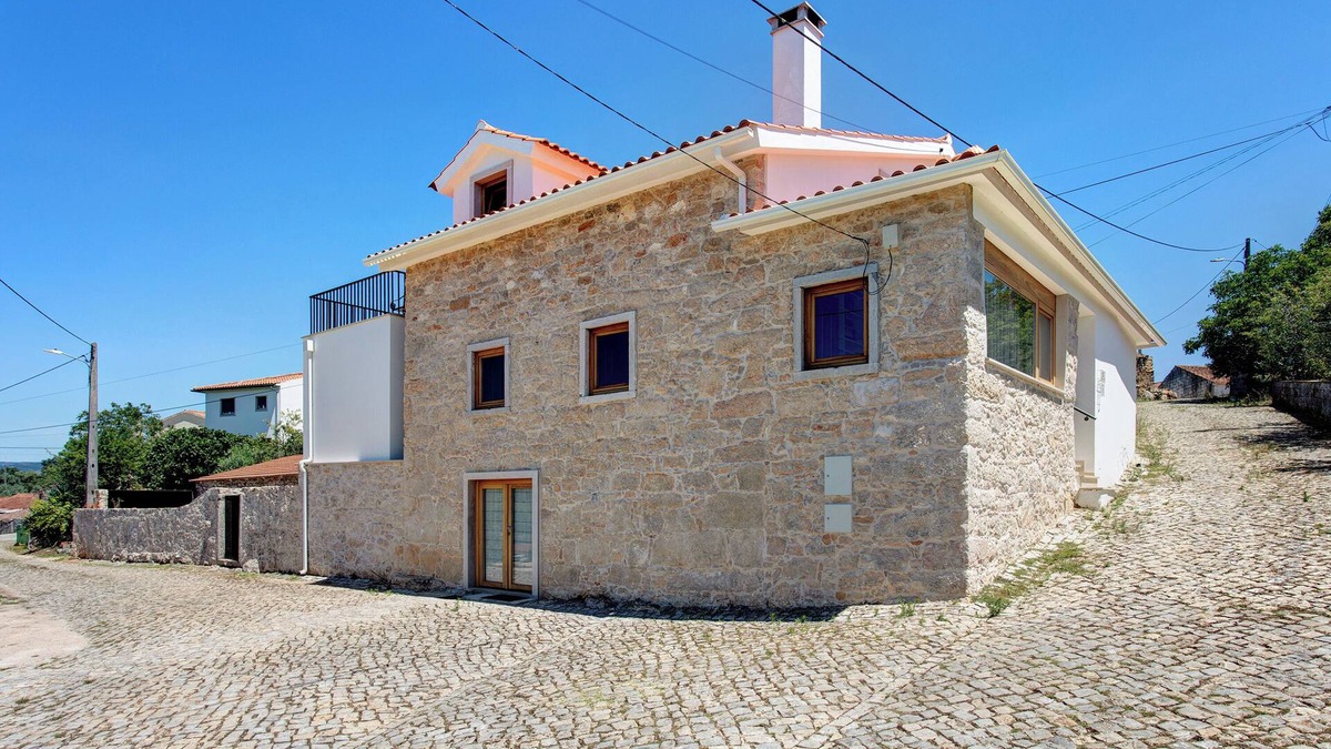 Ansiao House | Holiday Home 'Casa Do Pião - Turismo Rural' with Mountain View, Wi-Fi and Air Conditioning