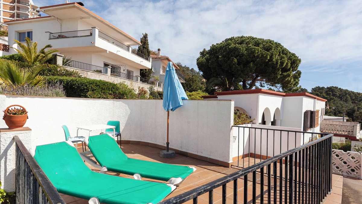 Canyelles House | Holiday Home 'Casa Morisca vistas al mar' with Sea View, Garden & Wi-Fi