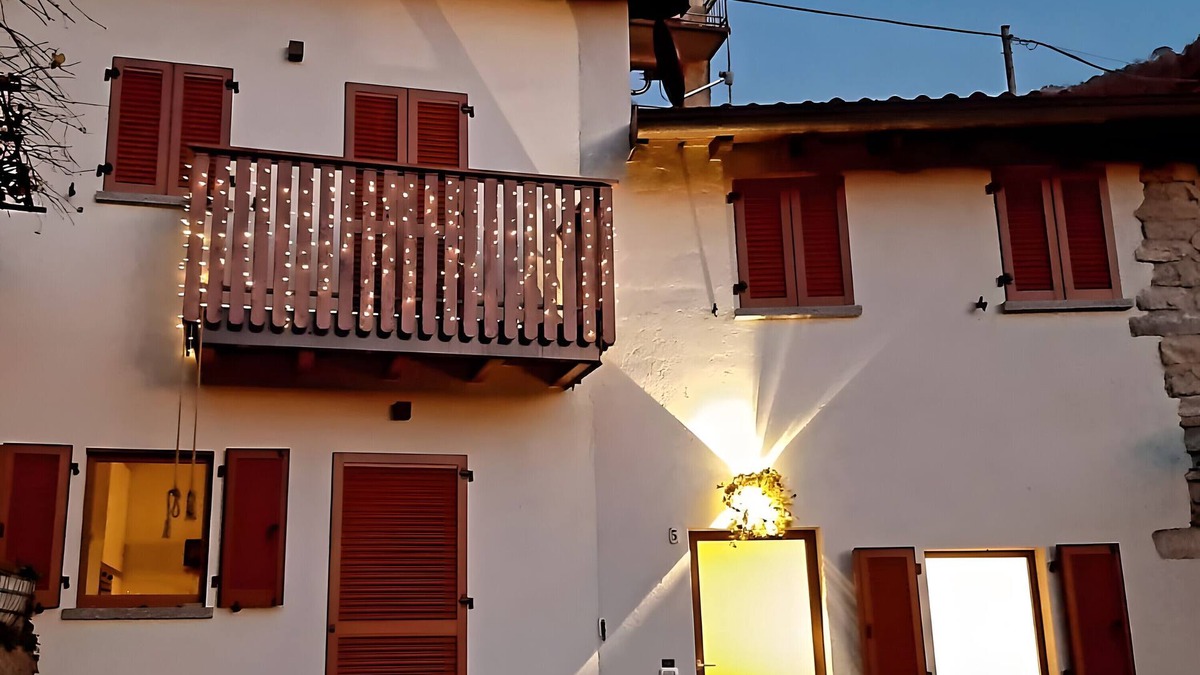 Erve House | Holiday Home 'Casa Il Butto' with Mountain View, Shared Garden and Balcony