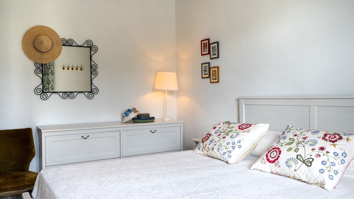 Cozze House | Holiday Home 'Casa Del Riccio' with Sea View, Wi-Fi and Air Conditioning
