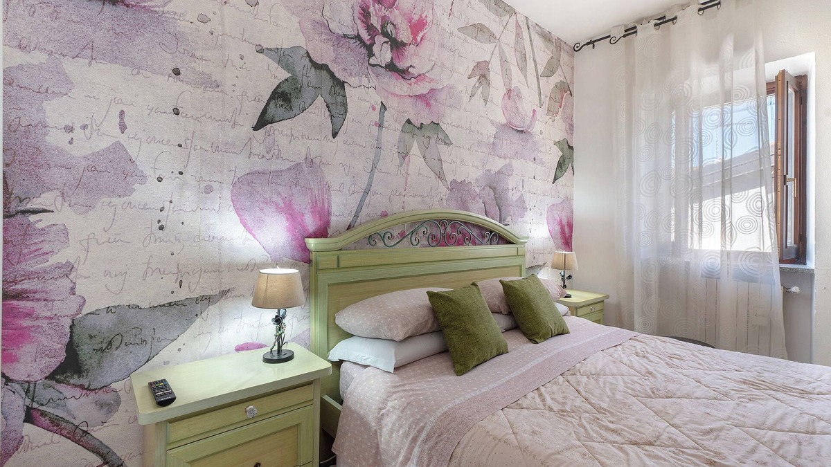Borgo Ticino House | Holiday Home 'Casa Perry - Lago Maggiore' with Balcony and Wi-Fi