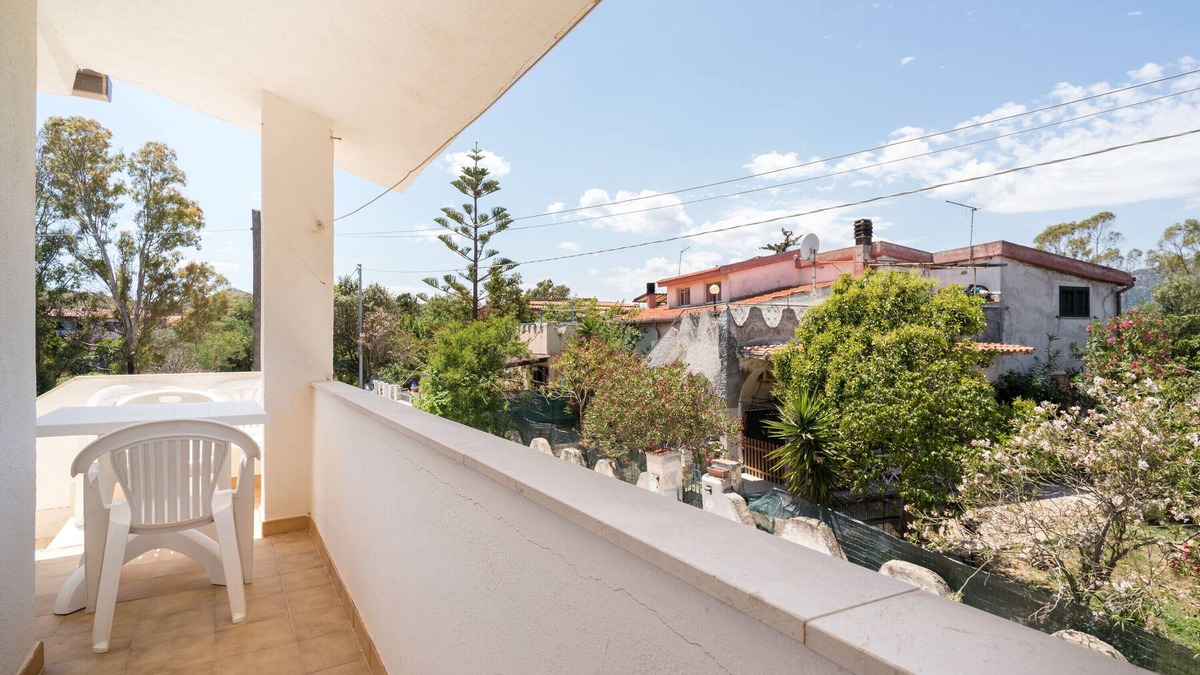 Monte Longu House | Holiday Home 'Casa Rial' with Balcony, Wi-Fi and Air Conditioning