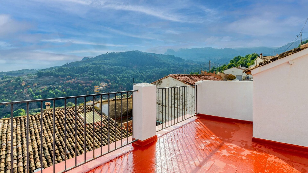 L'Abdet House | Holiday Home "Casa Serrella - Abdet" with Mountain View, Garden & Wi-Fi