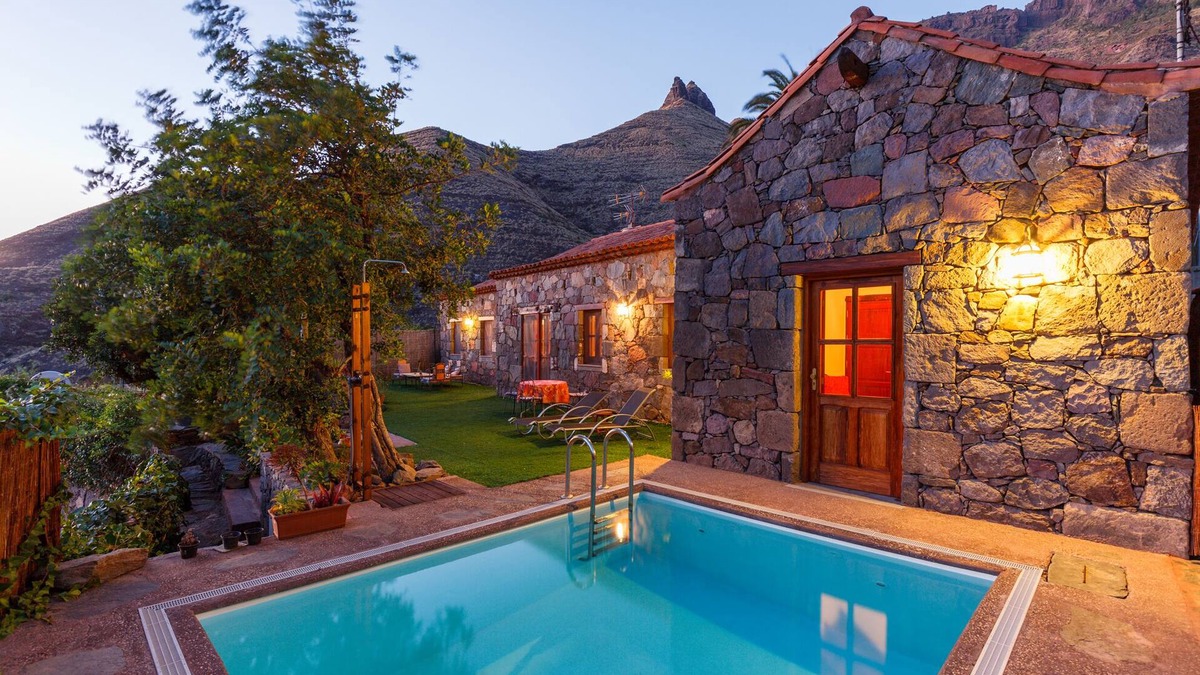 Agaete House | Holiday home Casa Tamadaba, private pool, beach 2km, hiking, nature park, AGAETE