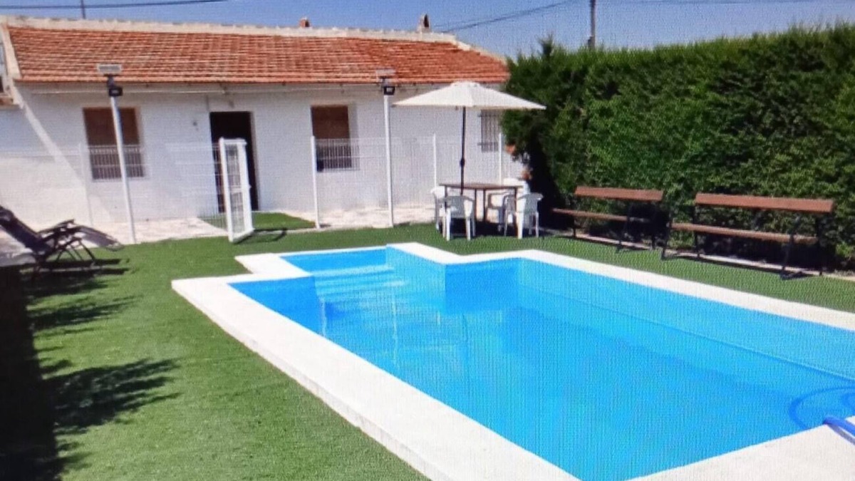 Abaran House | Holiday Home 'Casa Vacacional Gloria' with Mountain View, Wi-Fi and Air Conditioning