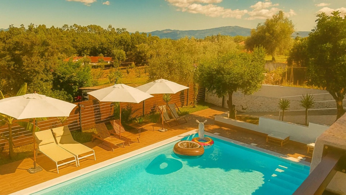 Vila Nova de Poiares House | Holiday Home 'Casalinho Do Chafariz' with Mountain View, Wi-Fi and Air Conditioning