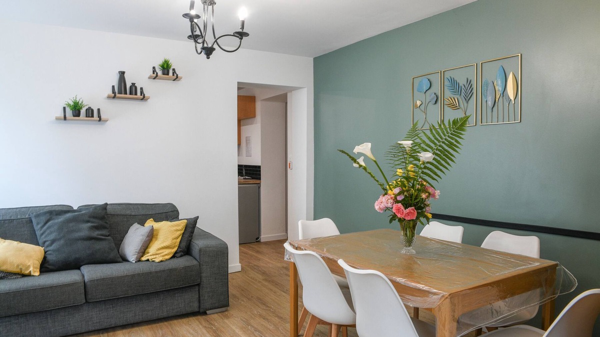 Saint-Beron House | Holiday Home 'Charming House in Saint Béron' with Mountain View, Wi-Fi and Air Conditioning