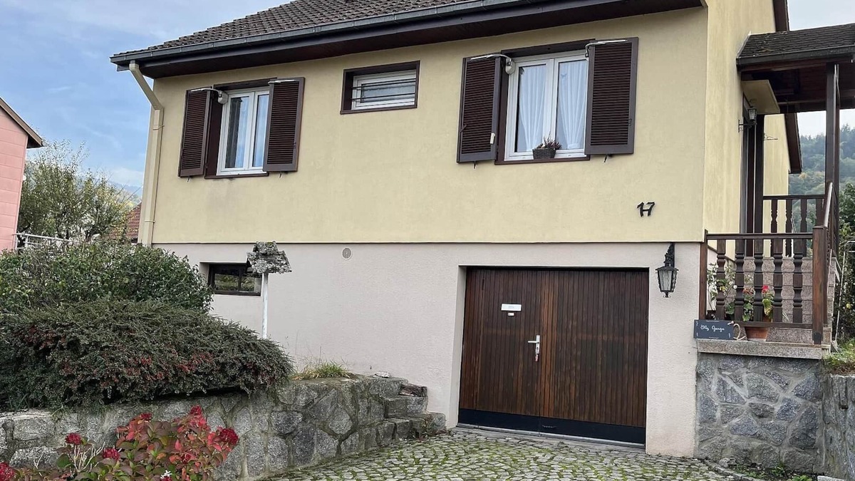 Metzeral House | Holiday Home 'Chez Georges' with Mountain View, Private Terrace and Wi-Fi