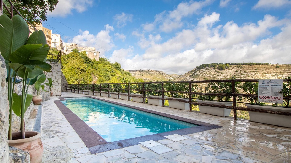 Ragusa House | Holiday Home 'Chibao House' with Private Pool, Mountain View, Garden & Wi-Fi