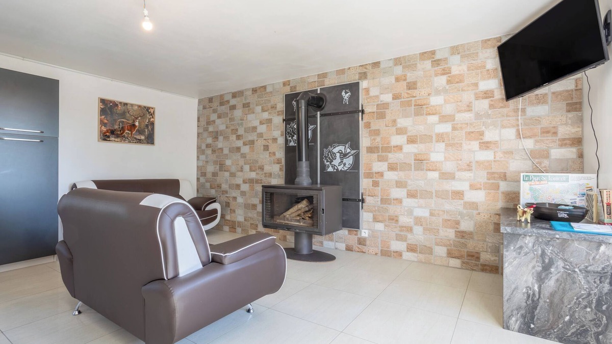 Meslan House | Holiday Home 'Corps de Ferme au Calme' with Garden