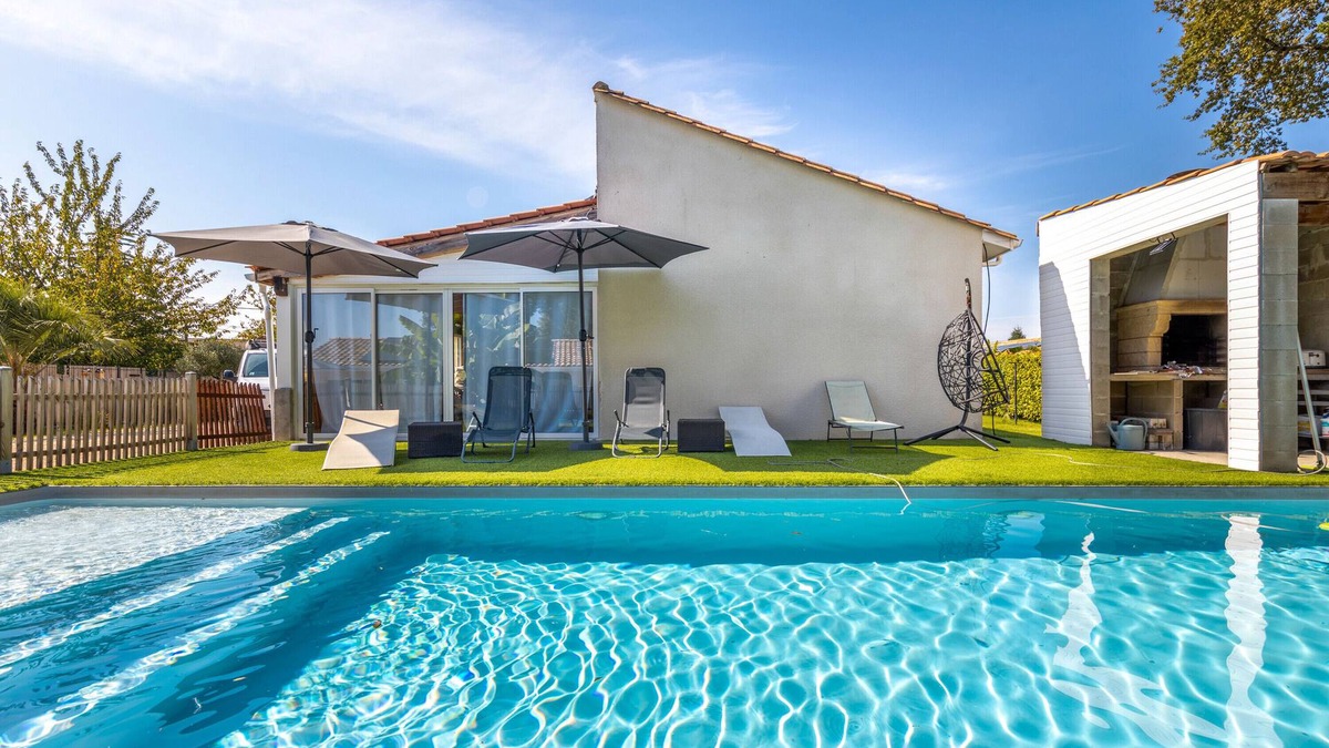Ordonnac House | Holiday Home Domaine Julaya Between Castles and Beach