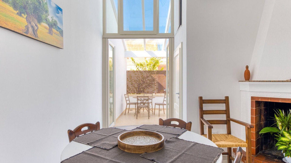 Alessano House | Holiday Home 'Don Paolo' with Private Terrace, Wi-Fi and Air Conditioning