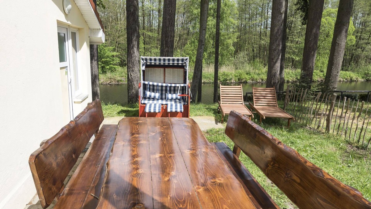 Parchim House | Holiday home Eldeblick directly on the banks of the Elde in Parchim