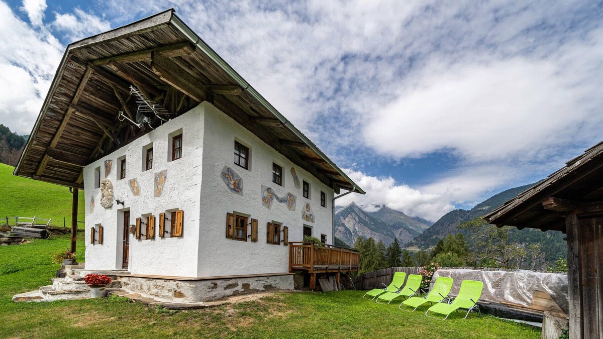 San Martino in Passiria House | Holiday Home "Engele" with Mountain View, Private Garden & Wi-Fi