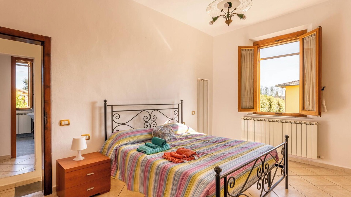 Staffoli House | Holiday Home 'Enza's Petite Maison' with Wi-Fi