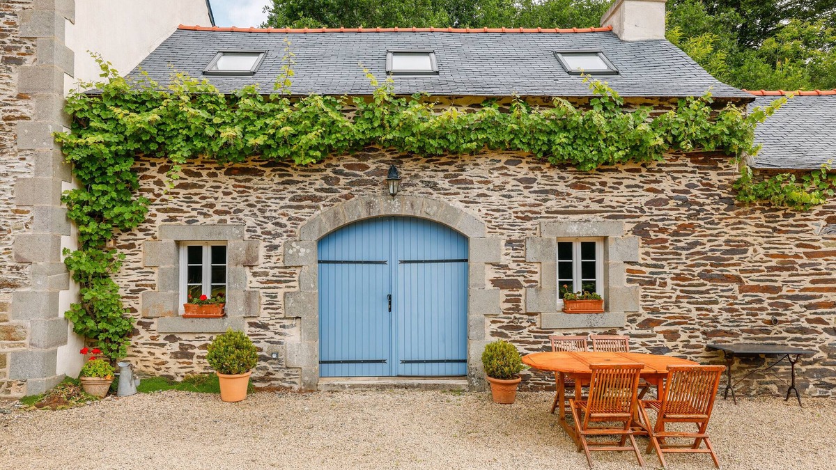Loperec House | Holiday Home 'Équestre Du Dourdu Avec Spa' with Shared Garden and Wi-Fi