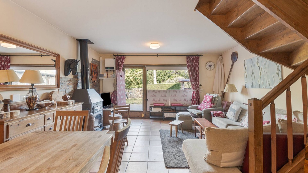 Bellver de Cerdanya House | Holiday Home 'Vall Bellver' with Mountain Views, Private Terrace and Wi-Fi
