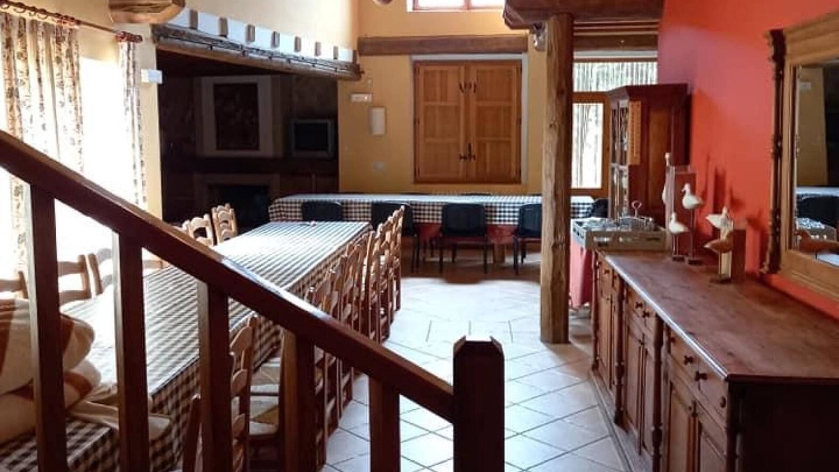 Yanguas De Eresma House | Holiday Home 'San Pedro De Caldas' with Private Pool, Private Garden and Wi-Fi