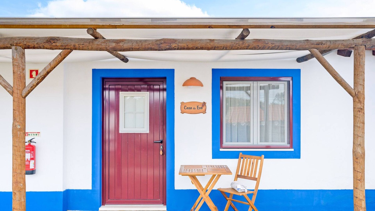 Sao Luis Apartment | Holiday Home 'Eva' with Mountain View, Wi-Fi and Air Conditioning