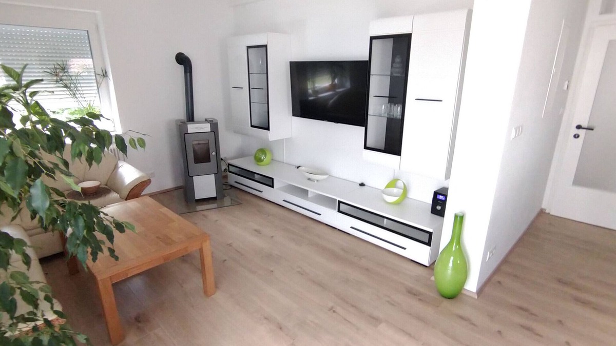 Maria Schutz House | Holiday Home 'Ferienhaus Kesper' with Mountain View, Private Terrace and Wi-Fi