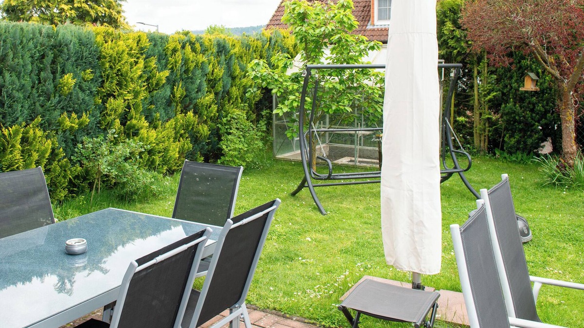 Eisenach House | Holiday Home 'Ferienhaus Eisenach' with Private Terrace, Private Garden and Wi-Fi