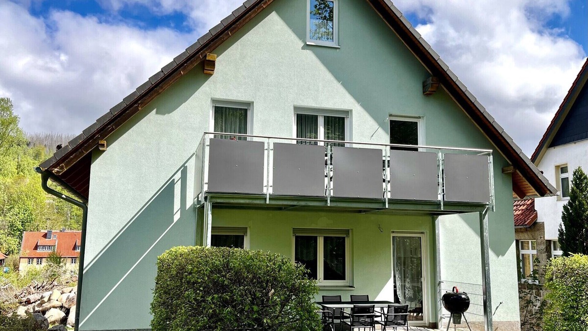 Schierke House | Holiday Home 'Ferienhaus Brockenpfad' with Private Terrace, Private Garden and Wi-Fi