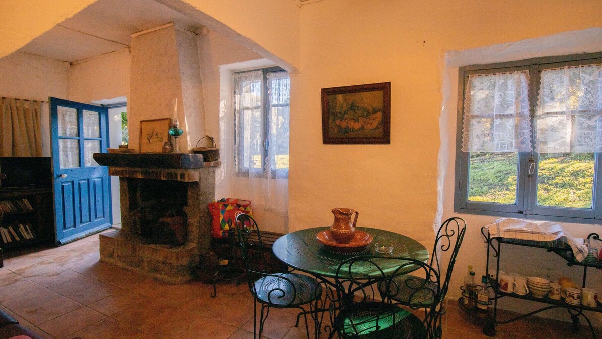 Levie House | Holiday Home 'Ferme I Frassedi' with Private Garden and Wi-Fi
