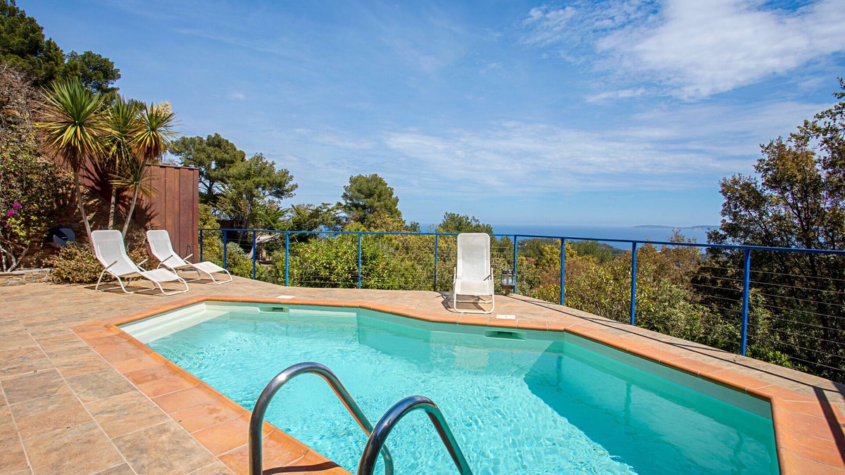 Cap Benat Villa | Holiday Home with Sea View, Private Pool & A/C