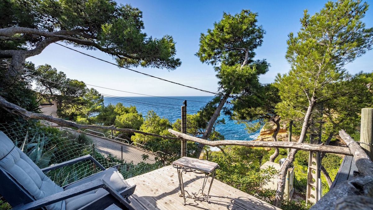 Ensues-la-Redonne House | Holiday Home 'Villa Calanques' with Sea View, Private Terrace and Wi-Fi