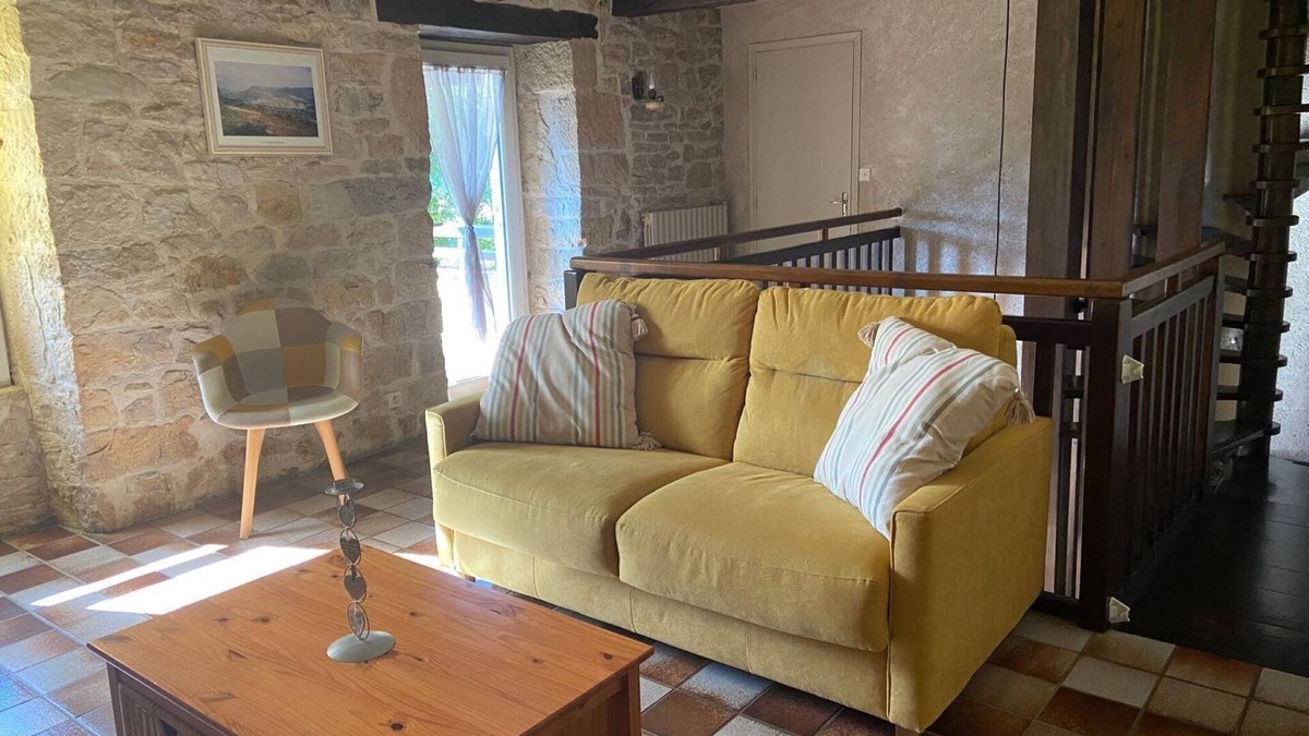 Muret-le-Chateau House | Holiday Home in Muret near Château Colombier
