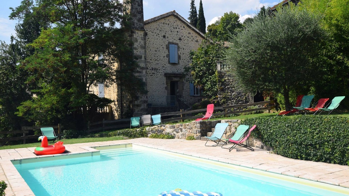 Pont-de-Labeaume House | Holiday Home in Ardèche near Château de Ventadour