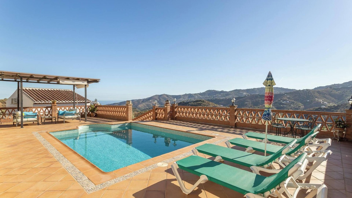 Frigiliana House | Holiday Home "Fuente Luz Cottage" with Mountain View, Pool, Wi-Fi, Terrace & Garden