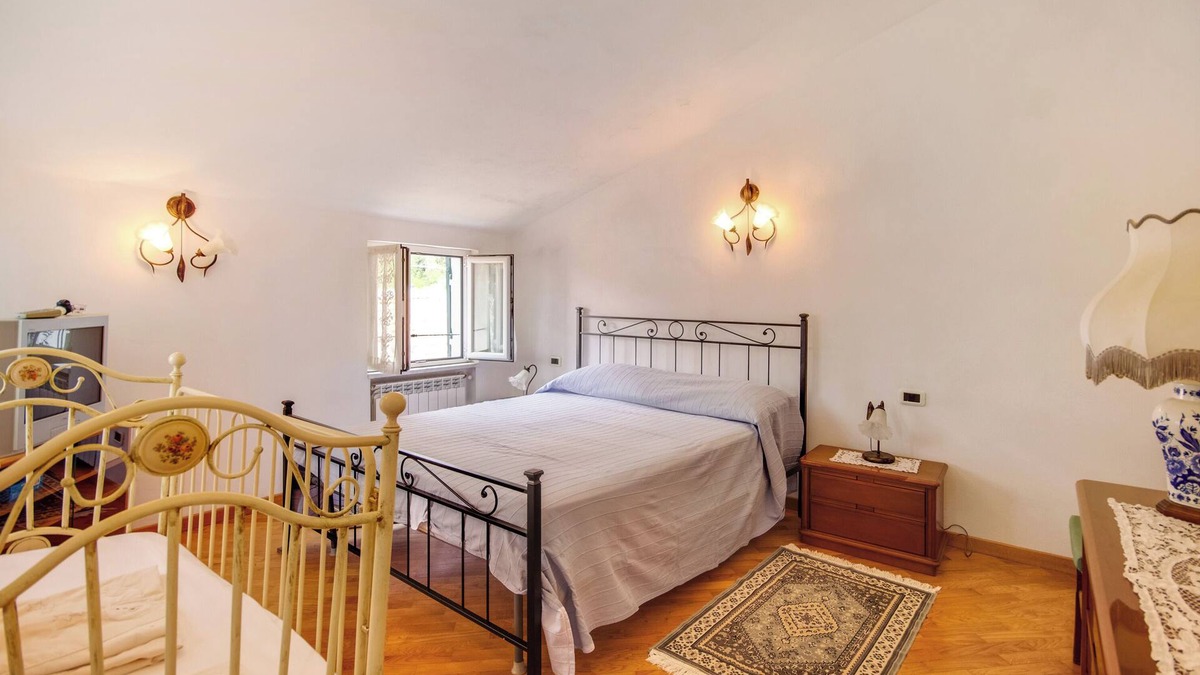 Bargone House | Holiday Home 'GeG' with Mountain View & Balcony