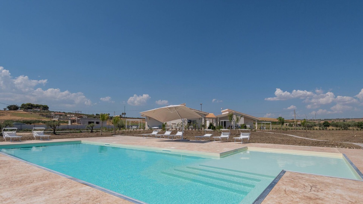 Menfi House | Holiday Home 'Gioberta 1' with Garden, A/C & Wi-Fi