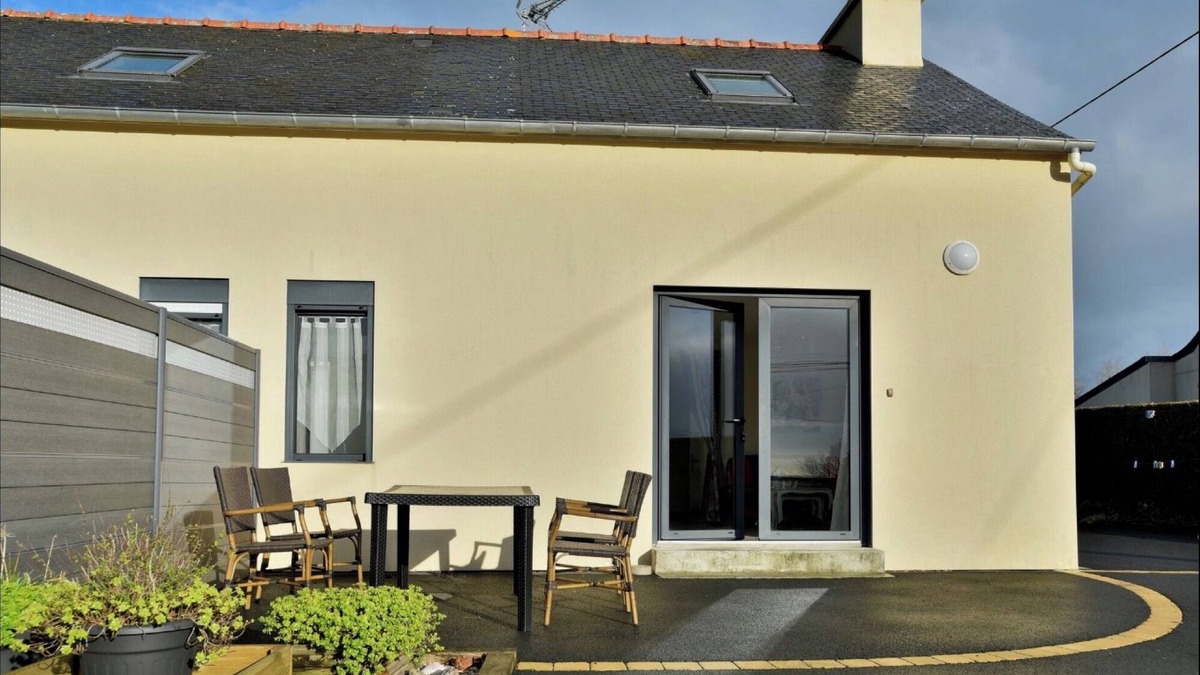 Morieux House | Holiday Home 'Gite 2 Le Logis Des Grenouilles' with Private Terrace, 3 Stars
