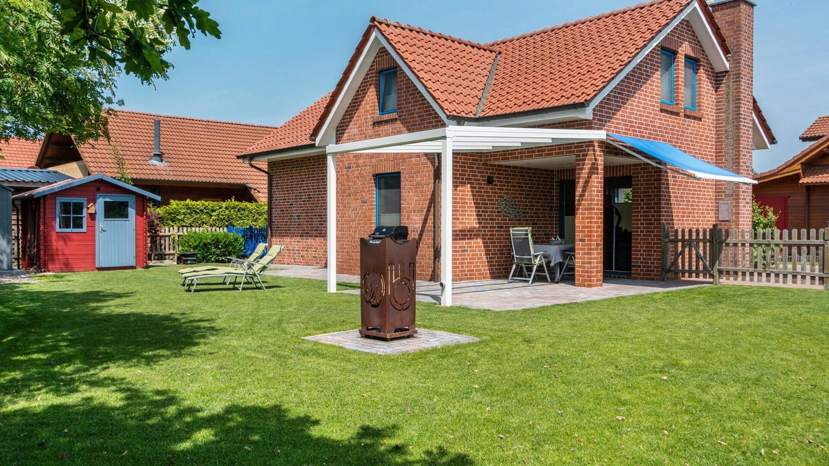 Steinbild House | Holiday Home 'Hafenblick' with Private Terrace, Private Garden and Wi-Fi