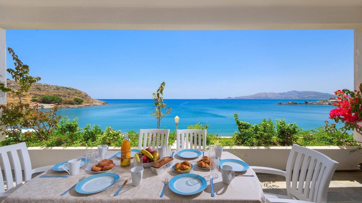 Haraki House | Holiday Home 'Haraki Sea View Luxury House' with Sea View, Wi-Fi and Air Conditioning