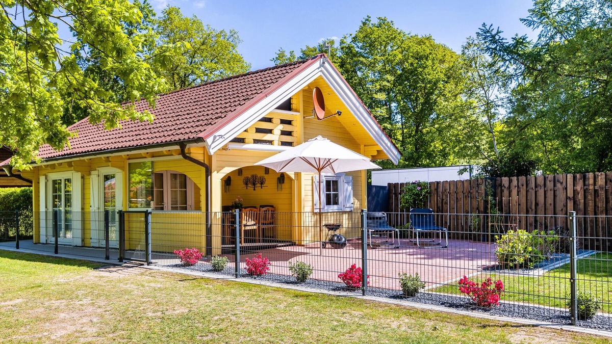 Steinbild House | Holiday Home 'Haus Miriam' with Private Terrace, Private Garden and Wi-Fi