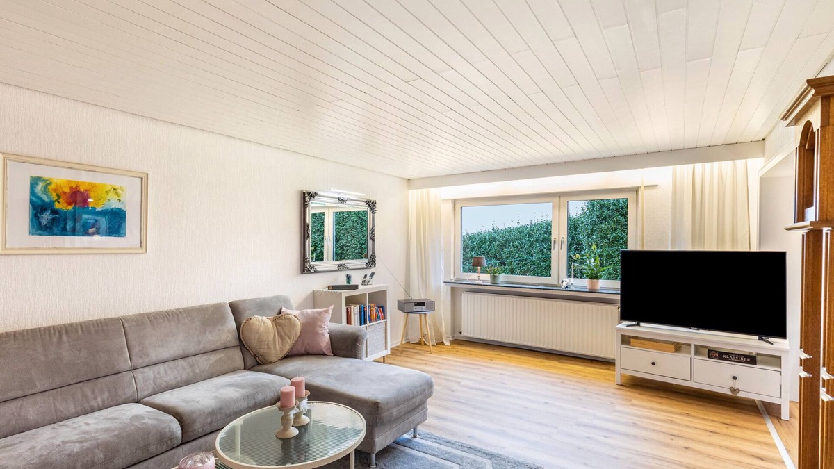 Bad Muenstereifel House | Holiday Home 'Igelweg' with Private Terrace and Private Garden