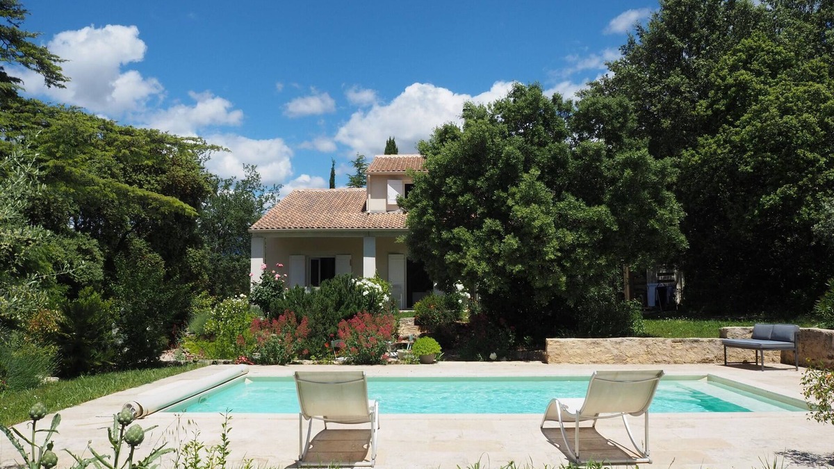 Villes-sur-Auzon House | Holiday Home in Villes-sur-Auzon with Pool
