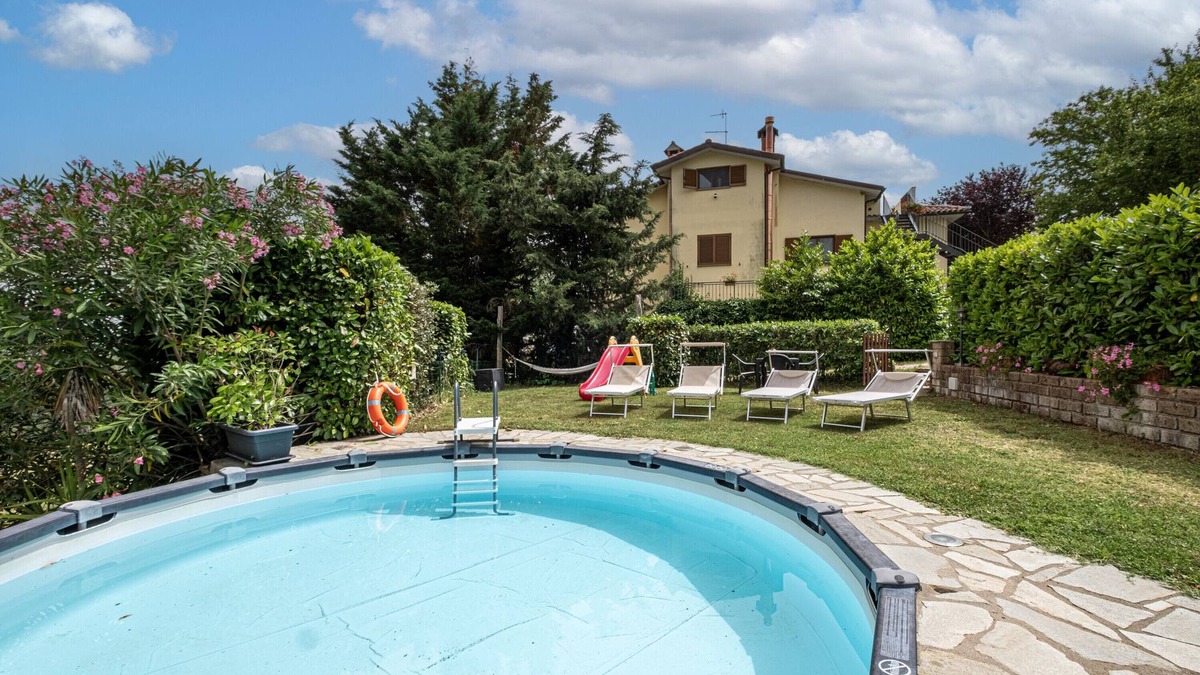 Sorano House | Holiday Home 'I Prati' with Private Pool, Private Terrace and Wi-Fi